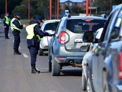 Viedma: intentó cruzar escondida en el baúl de un auto