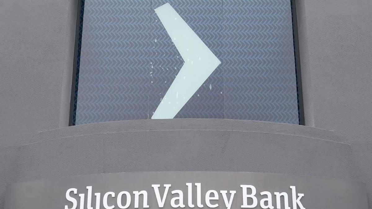 Un letrero de Silicon Valley Bank en las oficinas centrales de la compañía