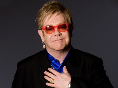 La ex esposa de Elton John inició acciones legales en su contra luego de más de 30 años divorciados
