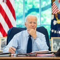 "El mundo de la música ha perdido un icono", dice Joe Biden por la muerte de Vicente Fernández
