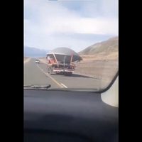El misterioso gran objeto que era trasladado por un camión en el Norte Neuquino