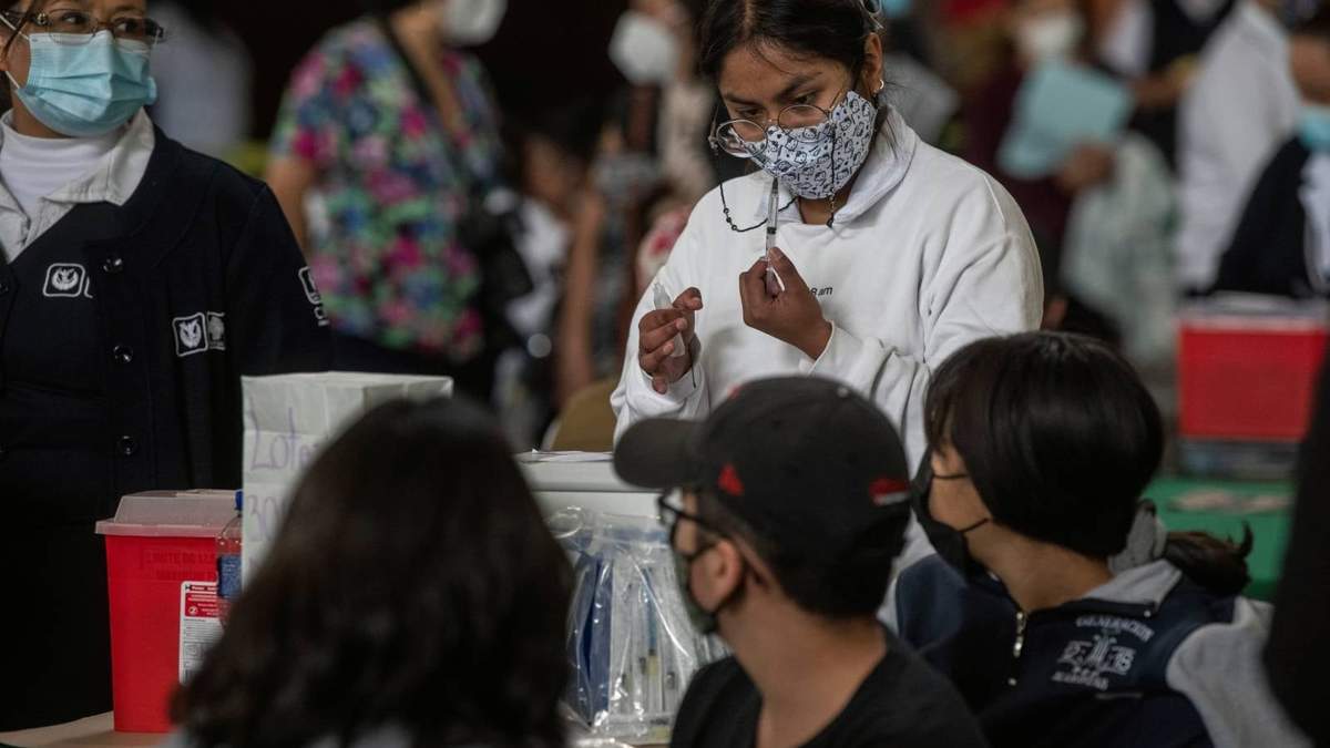 Vacunación de adolescentes en la Ciudad de México