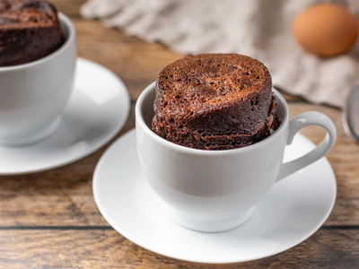 Si estás solo y te falta algo rápido para acompañar el mate, hacé esta torta en taza en solo 2 minutos en microondas