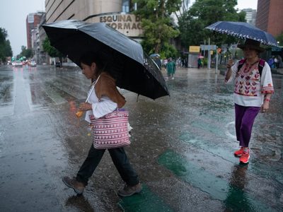 Llegó la primera onda tropical: lluvias fuertes y torbellinos de viernes a lunes en estas entidades