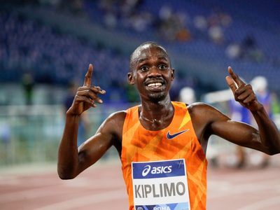 Ugandés Jacob Kiplimo rompe el récord mundial de media maratón en menos de 57 minutos