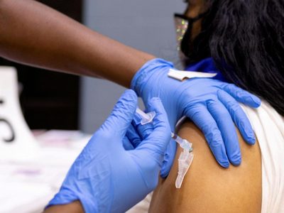 Brasil hace caso omiso a la OMS y amplía las dosis de refuerzo: quiénes las recibirán
