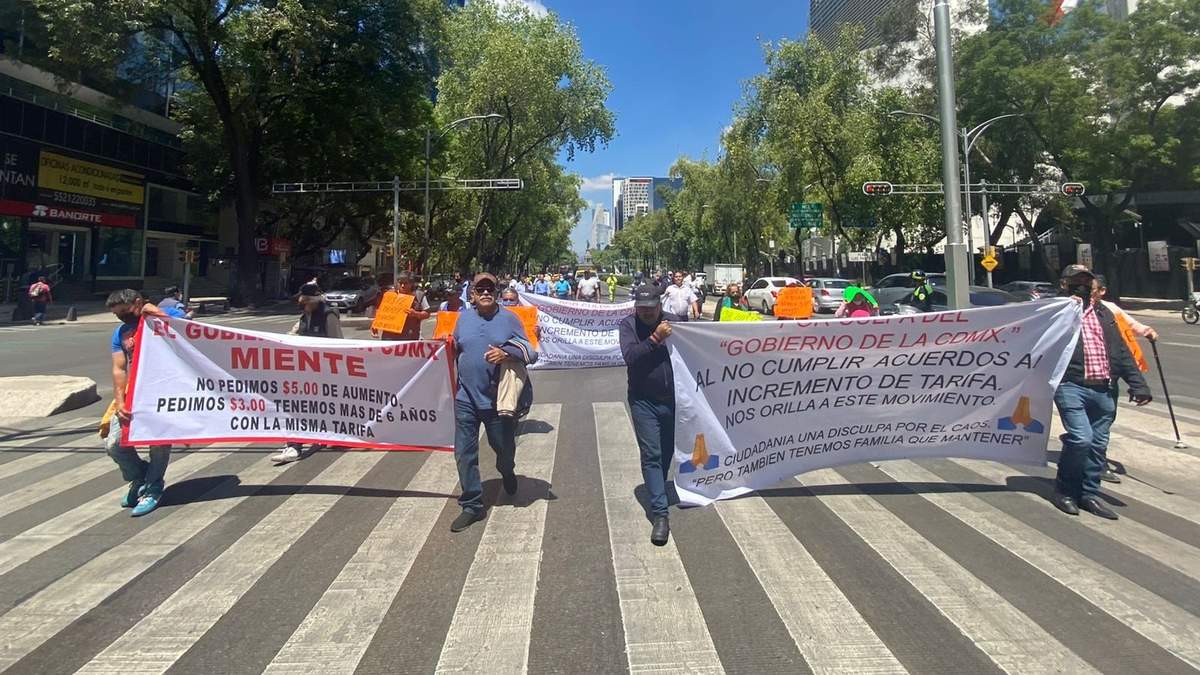 Transportistas sobre Paseo de la Reforma
