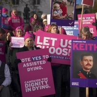 ¿Qué contempla la ley sobre muerte asistida aprobada en el Parlamento británico?