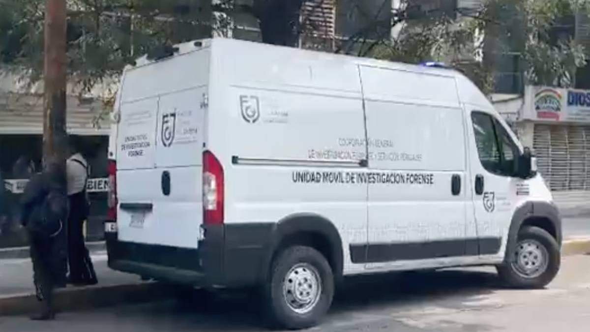 Personal de la Fiscalía en el sitio del homicidio