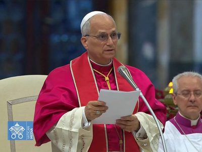 El papa León XIV firmó “Dilexi te”, su primer documento pontificio