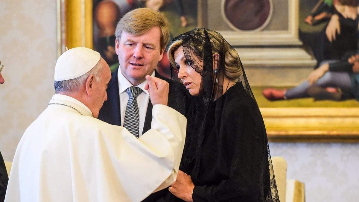 Máxima de Holanda, el rey Guillermo y el Papa Francisco. Fuente: (Instagram)