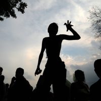 Marcha Zombie vuelve a CDMX; festejara sus XV años con quinceañera y chambelanes