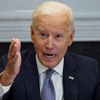 Joe Biden arremetió contra las redes sociales y las acusó de desinformar sobre el coronavirus