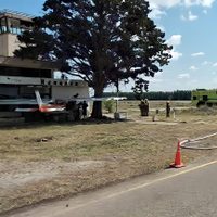 Aeropuerto Presidente Perón: una avioneta del Aeroclub perdió el control y chocó contra un edificio
