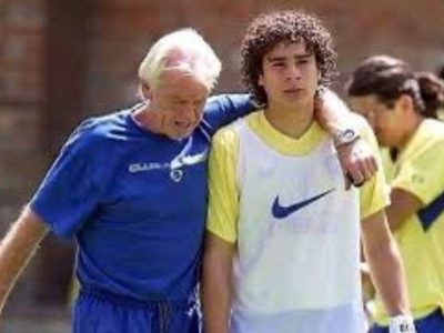 “Me duele el alma”: este es el emotivo mensaje de Guillermo Ochoa a Leo Beenhakker