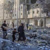 Mueren 21 palestinos en un punto de distribución de ayuda de la GHF en el sur de la Franja de Gaza
