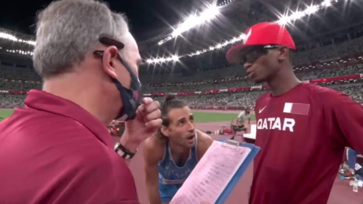 El momento en el que Barshim pregunta al oficial si es posible que haya dos preseas áureas