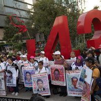 Caso Ayotzinapa: “Ningún padre se va a arrodillar frente al gobierno”