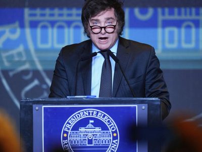 Javier Milei confirmó quiénes serán los titulares del Banco Central y del Banco Nación