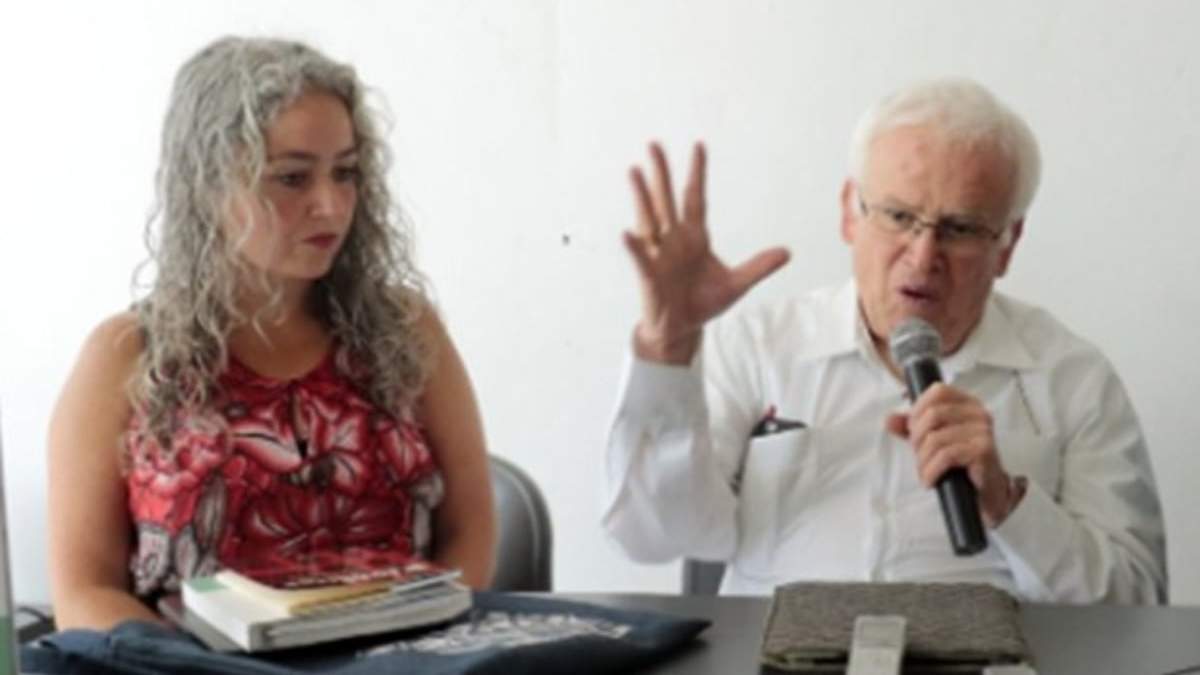 Jackie Campbell Dávila y Raúl Vera