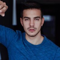 Vadhir Derbez celebró su éxito en YouTube con una foto que llamó la atención de sus fans
