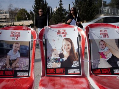 Los niños Bibas, su madre y un anciano: los rehenes que serán entregados sin vida por Hamás el jueves