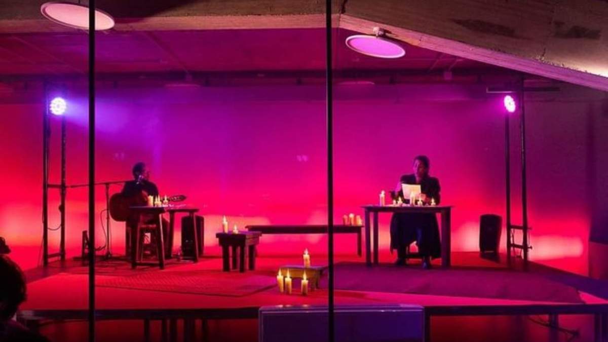 Escena de la obra "Cuanta más luz, más sombra"