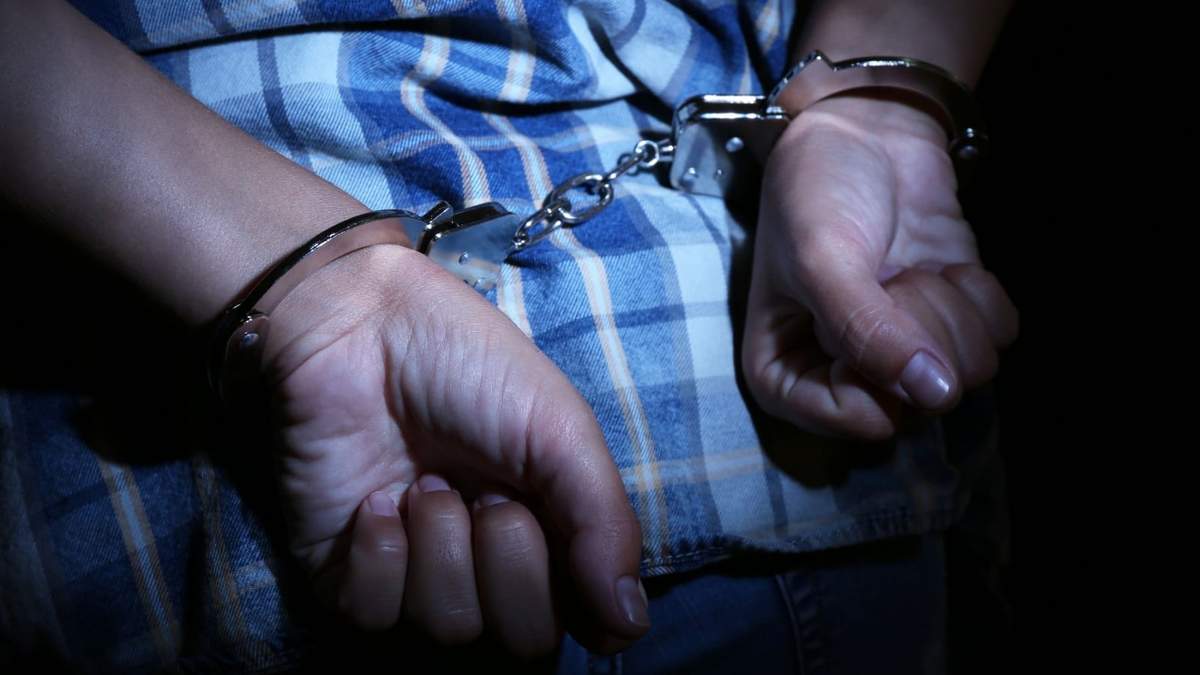 Un joven fue arrestado en un operativo federal pese a ser ciudadano estadounidense.