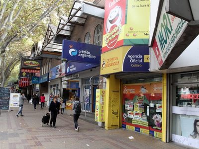Comerciantes de Mendoza se manifestaron en contra de la vuelta a Fase 1