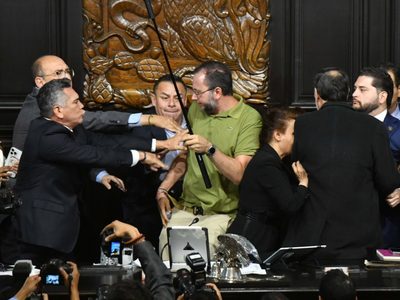 Quién es Emiliano, el hombre derribado durante el pleito entre Noroña y “Alito”