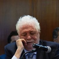 Ginés González García ingresó a un sanatorio para realizarse controles médicos