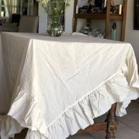 El truco de costura para reciclar un mantel viejo y crear individuales que van a ser un tesoro en tu mesa