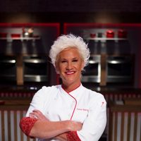 Murió la chef estadunidense Anne Burrell, presentadora de programas de cocina