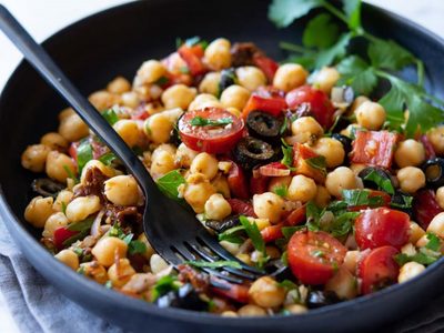 Ensalada turca de garbanzos: una delicia exótica y fácil de hacer, la receta que realza tu cena