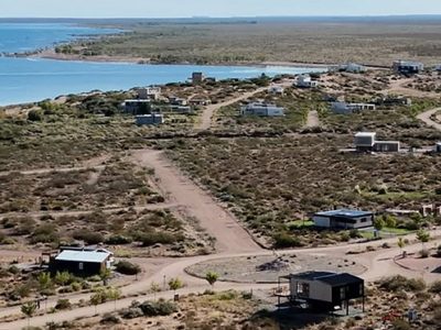 Robaron siete casas de un barrio exclusivo a orillas del lago El Chocón