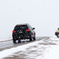 El frente frío y el temporal de nieve complican el tránsito en las rutas del norte de Neuquén