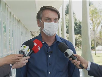 Demandarán a Bolsonaro por poner en riesgo a periodistas cuando anunció su positivo de coronavirus