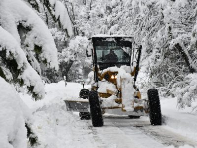 Collón Curá: camiones varados por las intensas nevadas