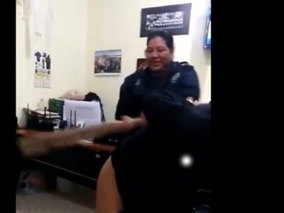Municipio de Perote abre investigación por policía que castigó a tablazos a detenido