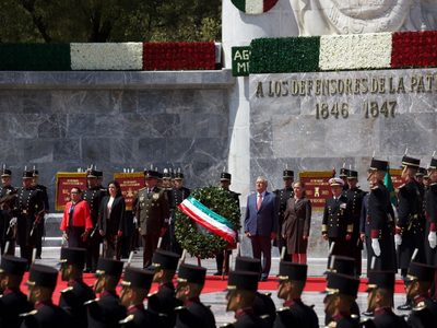 AMLO cumplió: conmemora a Niños Héroes sin poderes Judicial y Legislativo