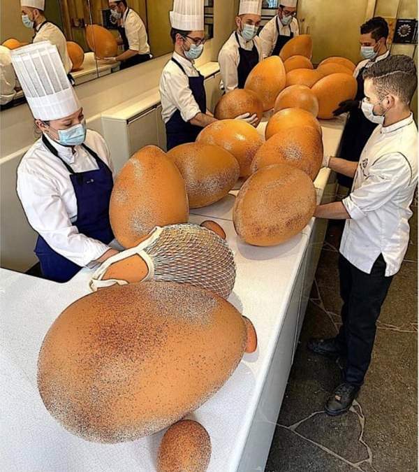 Producen huevos de pascua para regalar. Fuente: (Instagram)