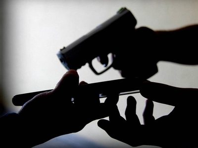 Inseguridad en Hurlingham: le dispararon a un gendarme para robarle y una camioneta los atropelló