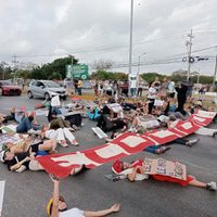 Con bloqueo a Playa del Carmen, ambientalistas exigen freno a obras del Tren Maya tramo 5 sur