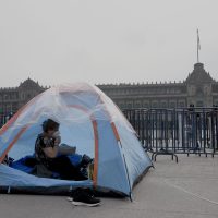Sheinbaum advierte a Frena: el zócalo 'no puede privatizarse”