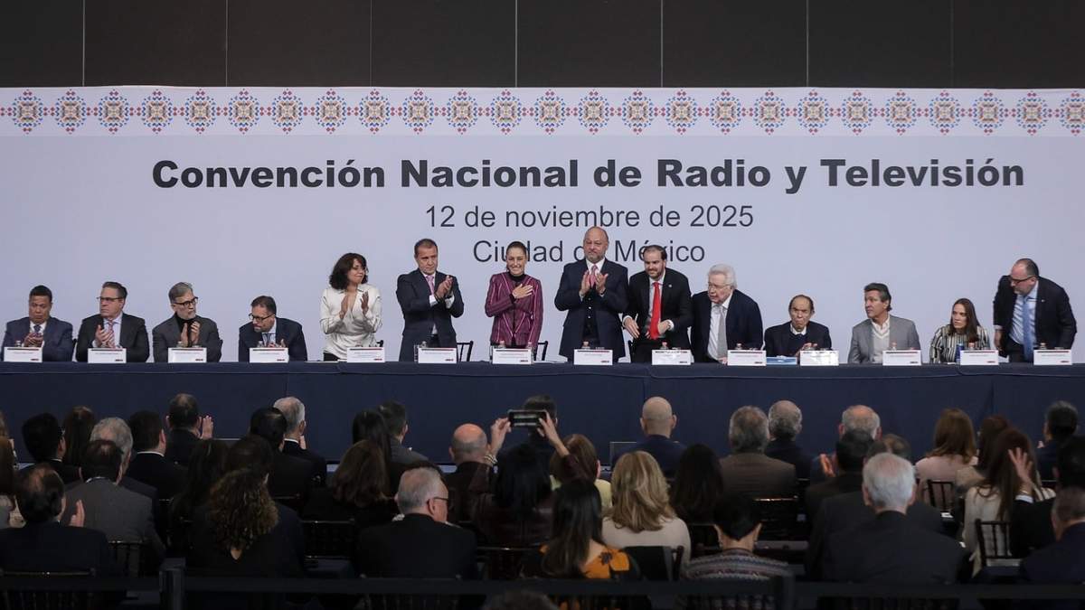Claudia Sheinbaum en la convención de la CIRT. "Nueva relación de conveniencia"
