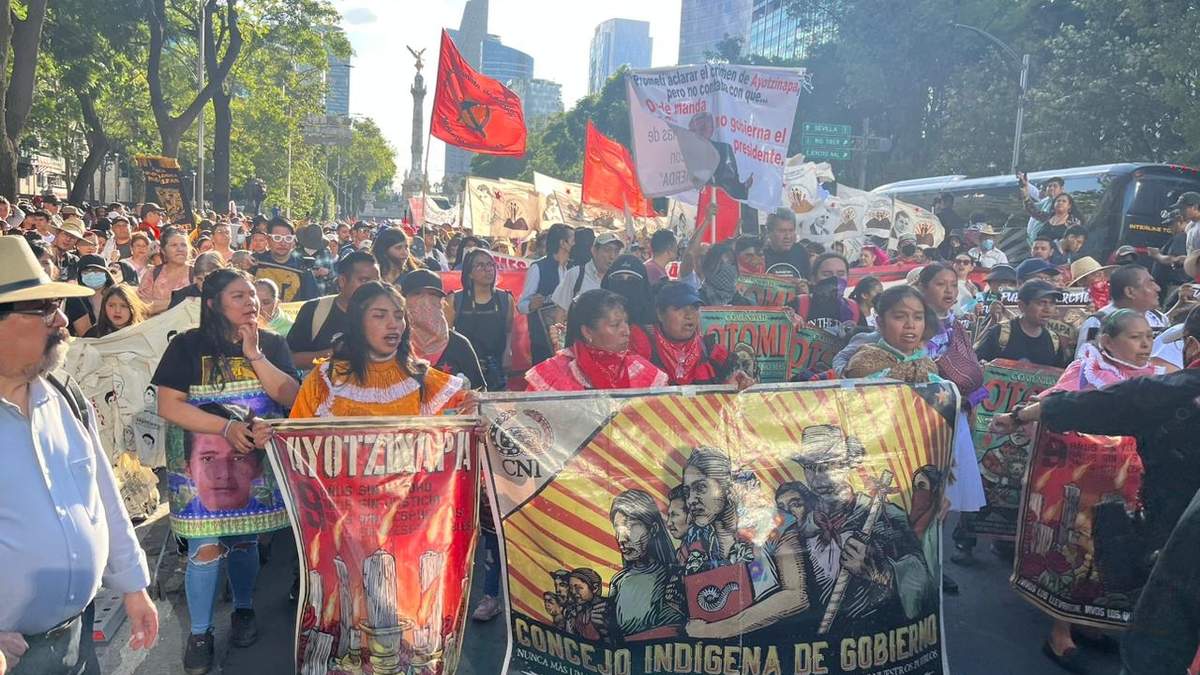 Marcha por el noveno aniversario de la desaparición de los 43