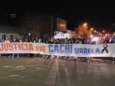 Movilizaron en Centenario para exigir justicia por el brutal asesinato de Cachi Varela