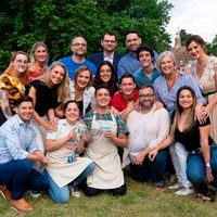 "Hay amor": La relación entre dos miembros de "Bake Off" que nació en Telefe y se afianza