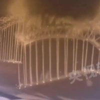 El colapso de un puente en China mata al menos a 12 trabajadores de una construcción (Video)