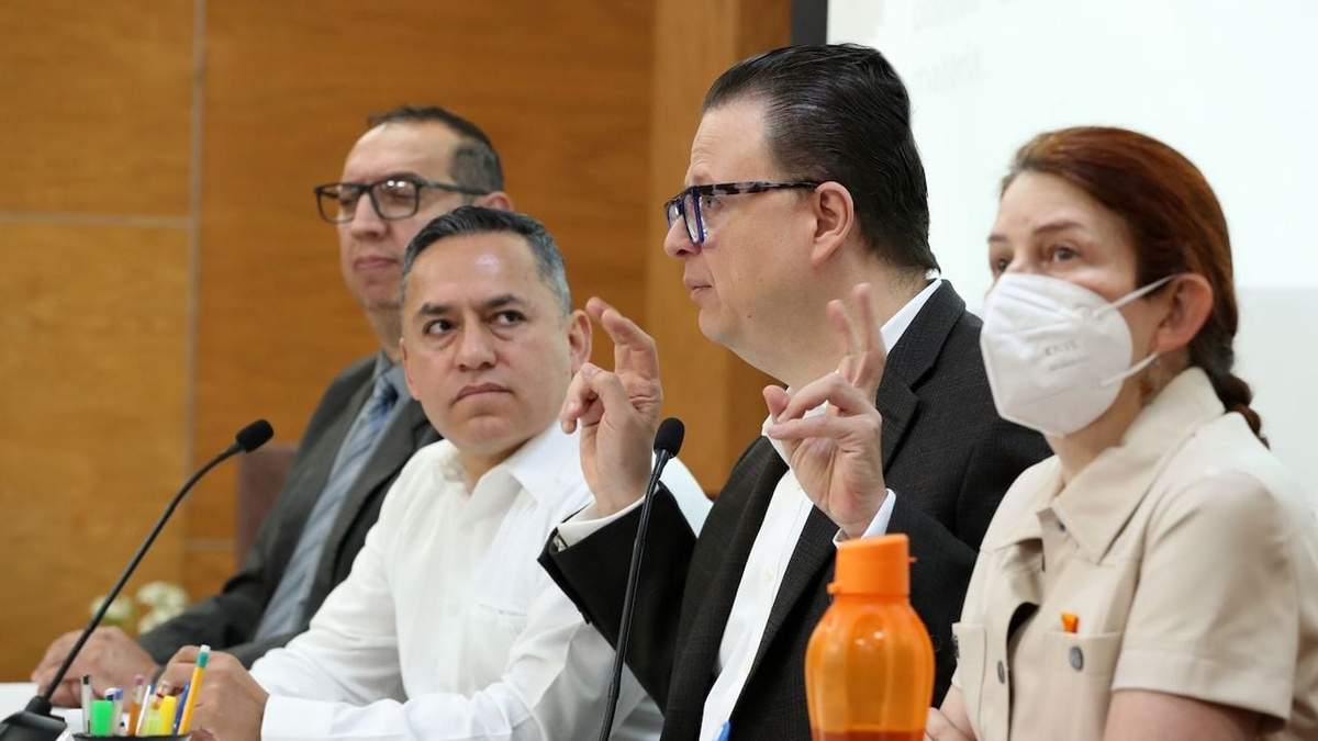 El magistrado Felipe De La Mata Pizaña en la conferencia